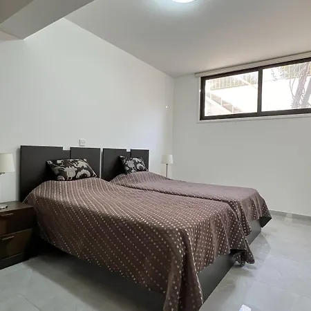 Aris Agios Theodoros