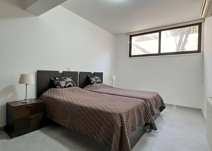 Aris Agios Theodoros